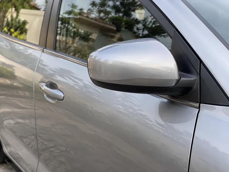 Door and side mirror as examples of exterior observations.