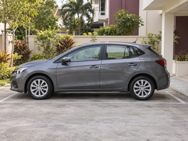 Parked hatchback as an enquiry context.